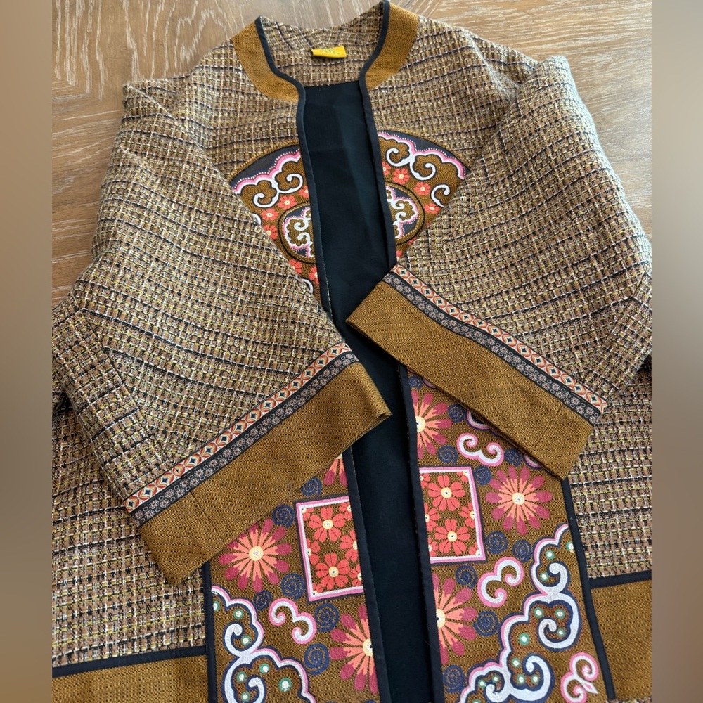 Thanakit Thai Silk Jacket with colorful Geometric Patterns - Picture 4 of 11